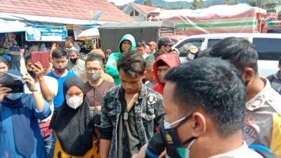 Tolak Gerai Vaksinasi di Halaman Pasar Mambi, Sejumlah Pedagang Lakukan Aksi