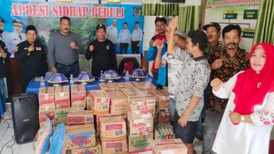 Pasca Longsor di Desa Leppangeng, DPC Apdesi Sidrap Salurkan Bantuan