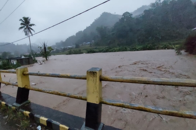 Sungai Meluap, 3 Bangunan Puskesmas dan Puluhan Hektare Sawah di Mehalaan Terendam Banjir