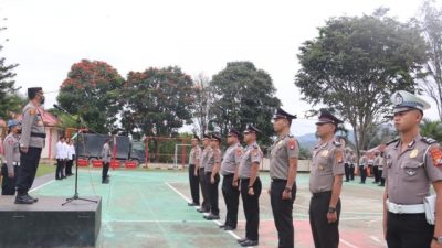 Kapolres Mamasa Pimpin Upacara Korp Raport 23 Personil Naik Pangkat