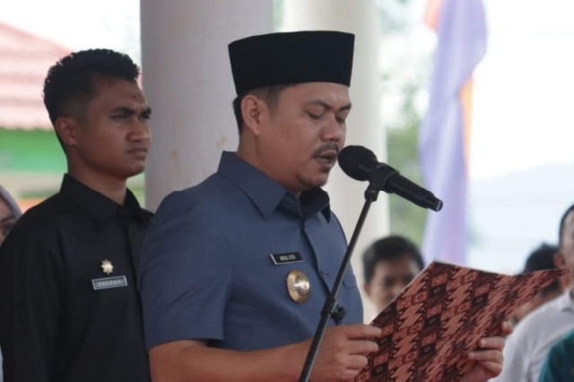 Usai Melantik 10 Kades, Plt Bupati Koltim Ingatkan Untuk Kembali Memperkokoh Persatuan di Dese